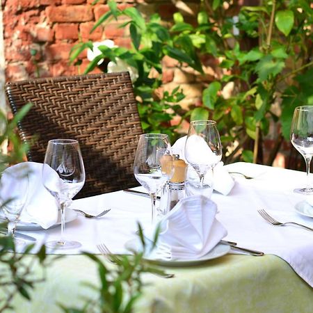Restaurant & Hotel Olive 그라이프스발트 외부 사진